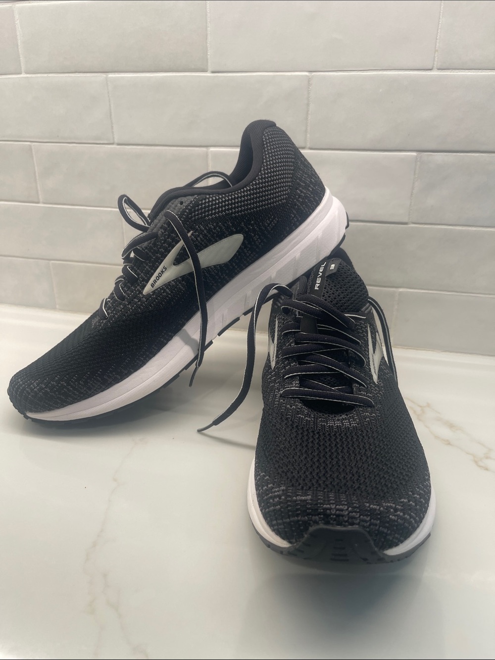 Brooks Revel 3 Men's Black and White Athletic Running Shoes Sz 13D